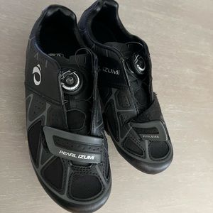 Pearl Izumi Women's Size 6 Cycling Shoes